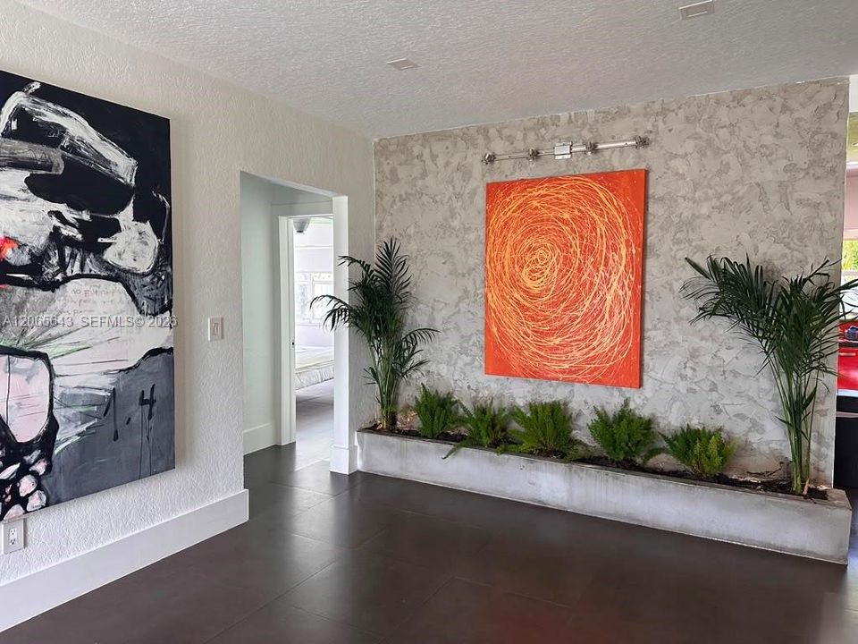 For Rent: $6,500 (3 beds, 3 baths, 1710 Square Feet)