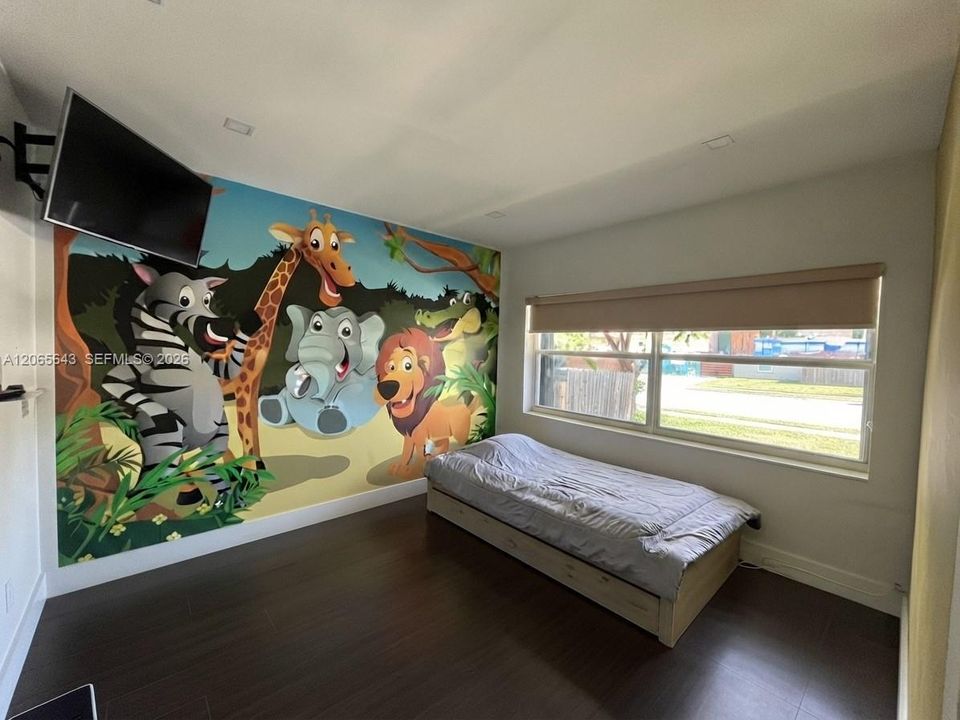 For Rent: $6,500 (3 beds, 3 baths, 1710 Square Feet)