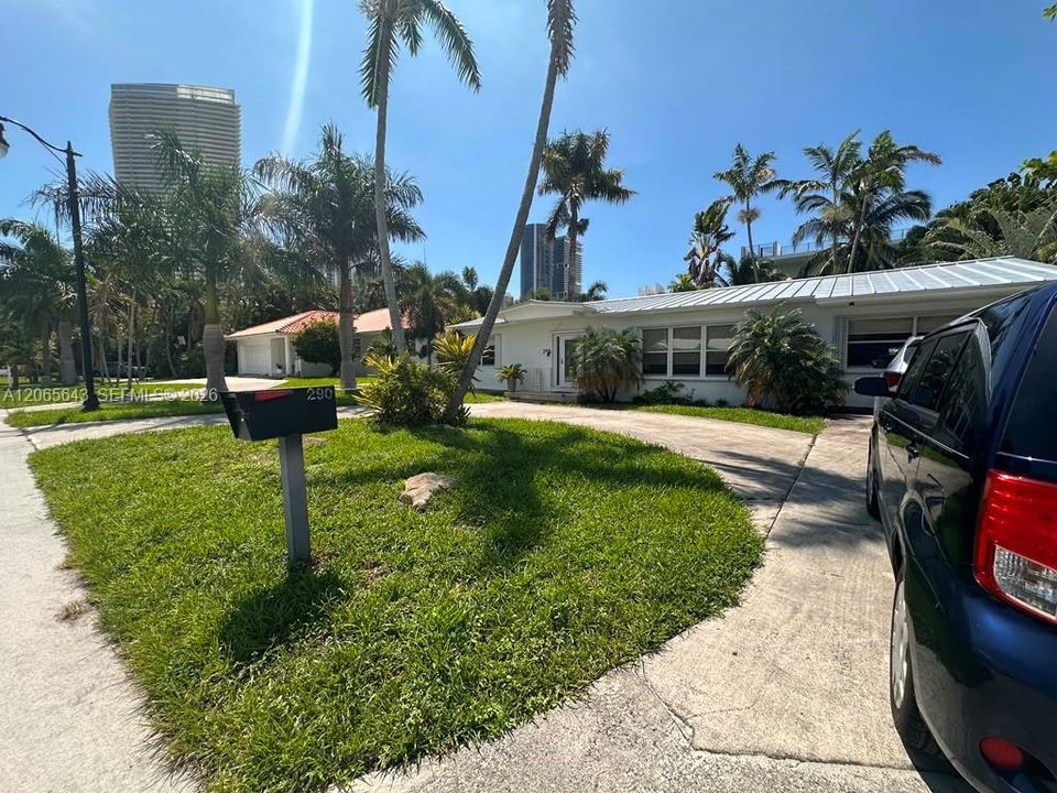 For Rent: $6,500 (3 beds, 3 baths, 1710 Square Feet)