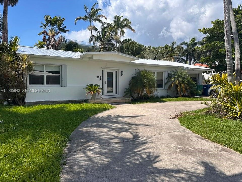 For Rent: $6,500 (3 beds, 3 baths, 1710 Square Feet)