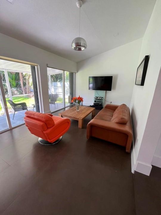 For Rent: $6,500 (3 beds, 3 baths, 1710 Square Feet)