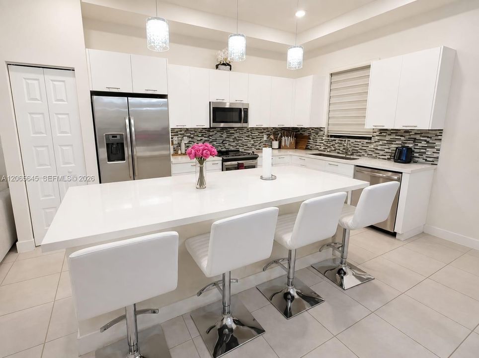 For Sale: $459,000 (3 beds, 2 baths, 1347 Square Feet)