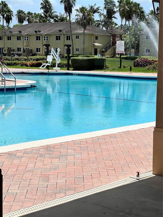 For Rent: $2,000 (3 beds, 2 baths, 1379 Square Feet)