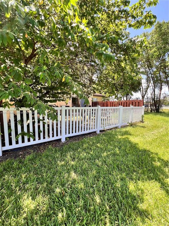 For Rent: $2,000 (3 beds, 2 baths, 1379 Square Feet)