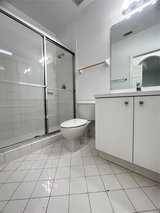 For Rent: $2,000 (3 beds, 2 baths, 1379 Square Feet)