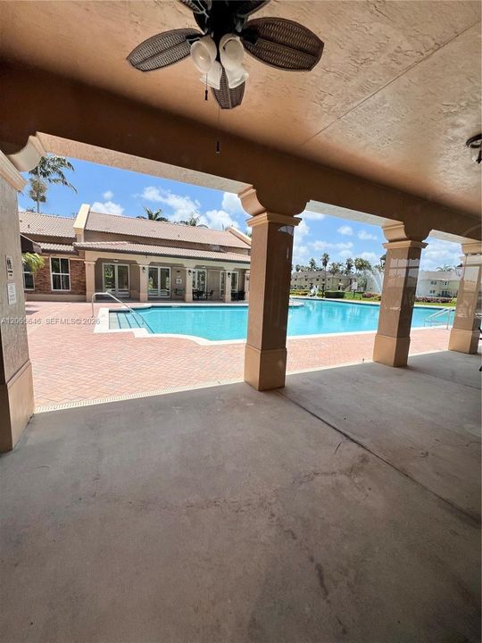 For Rent: $2,000 (3 beds, 2 baths, 1379 Square Feet)