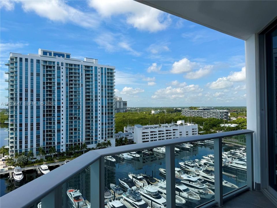 For Sale: $1,995,000 (3 beds, 3 baths, 2219 Square Feet)