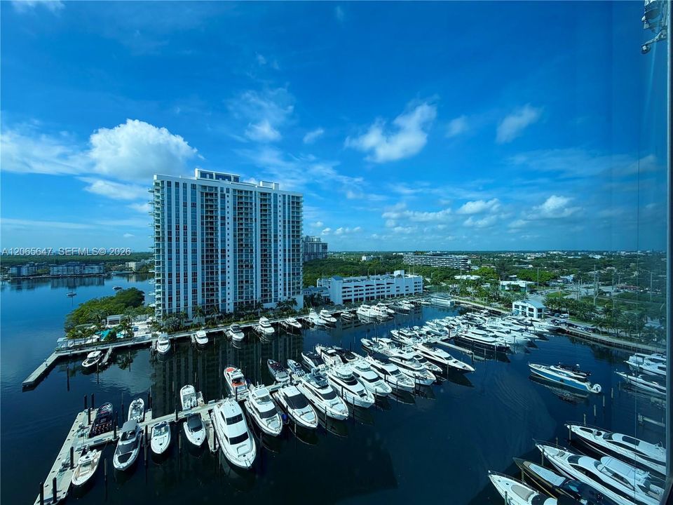 For Sale: $1,995,000 (3 beds, 3 baths, 2219 Square Feet)