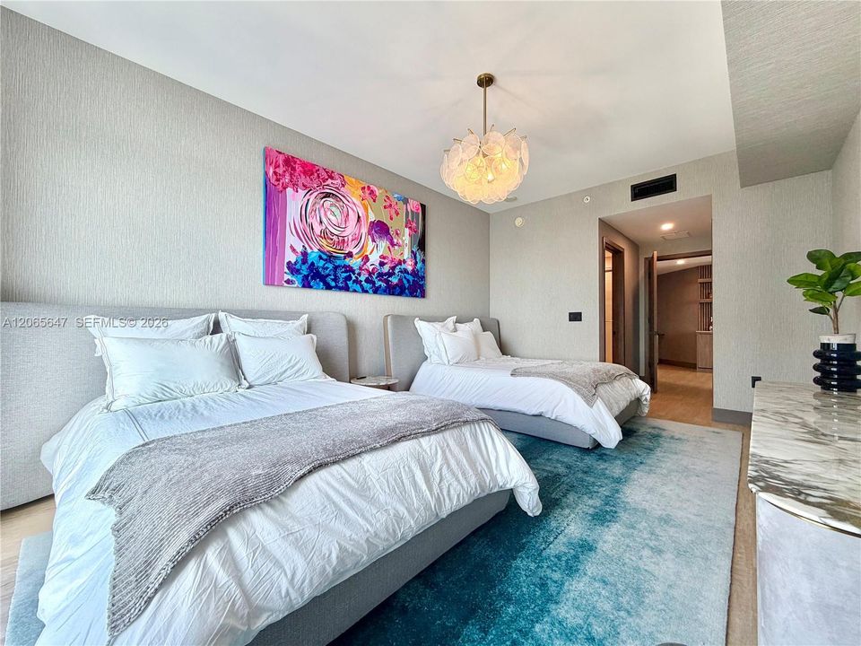 For Sale: $1,995,000 (3 beds, 3 baths, 2219 Square Feet)