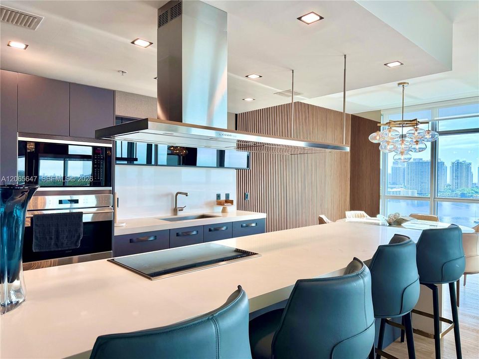 For Sale: $1,995,000 (3 beds, 3 baths, 2219 Square Feet)