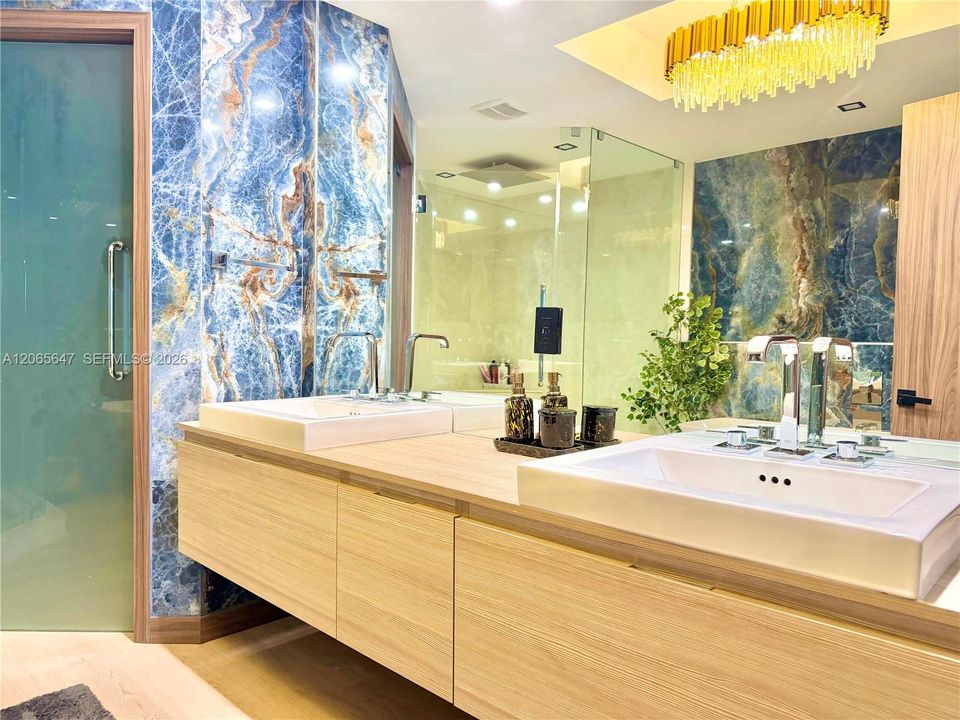 For Sale: $1,995,000 (3 beds, 3 baths, 2219 Square Feet)