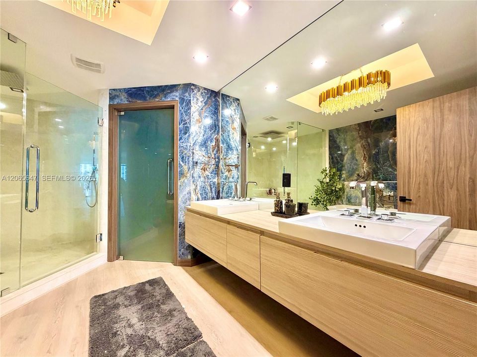 For Sale: $1,995,000 (3 beds, 3 baths, 2219 Square Feet)