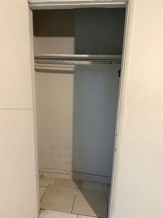 Active With Contract: $825,000 (2 beds, 1 baths, 1021 Square Feet)