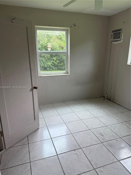Active With Contract: $825,000 (2 beds, 1 baths, 1021 Square Feet)