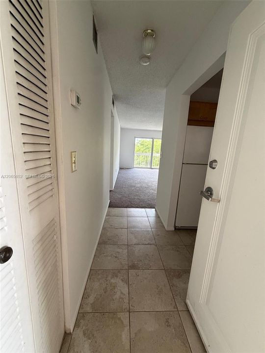 For Sale: $325,000 (2 beds, 1 baths, 804 Square Feet)