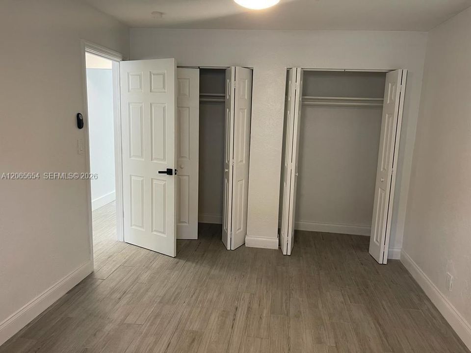 Activo con contrato: $3,000 (2 camas, 1 baños, 900 Pies cuadrados)