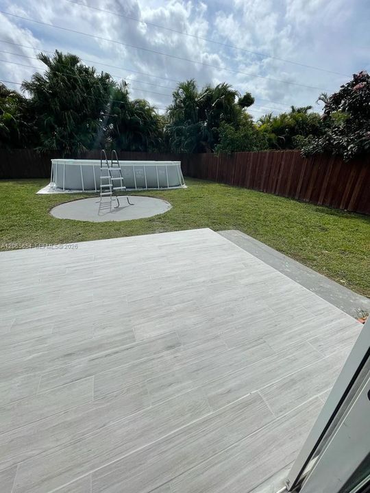 Activo con contrato: $3,000 (2 camas, 1 baños, 900 Pies cuadrados)