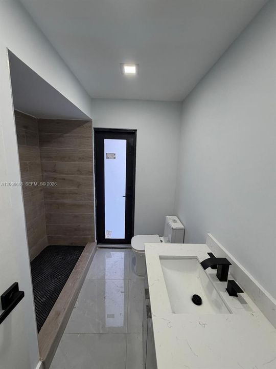 For Rent: $4,900 (4 beds, 2 baths, 1750 Square Feet)