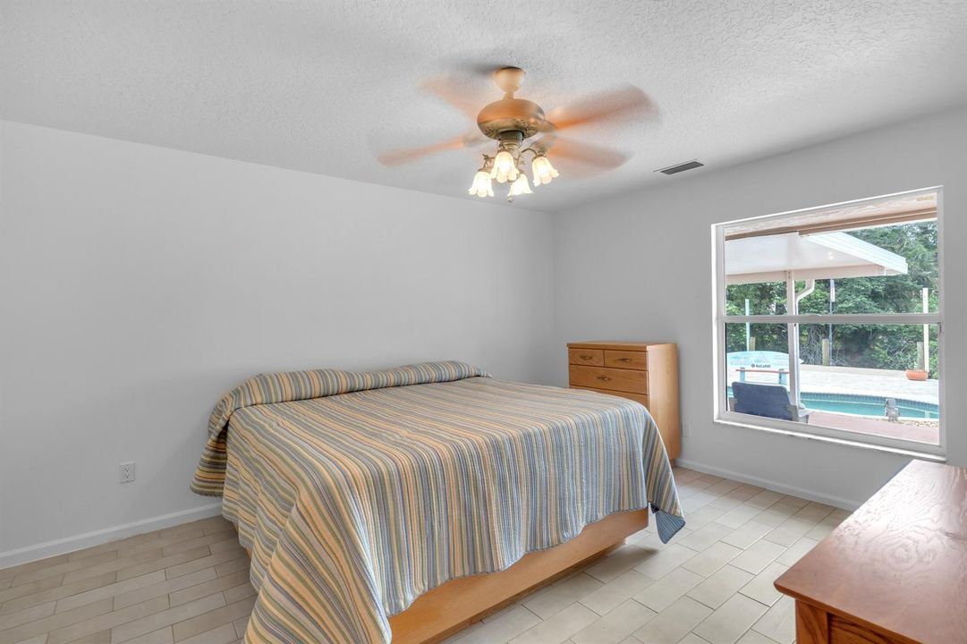 24-print-1045CoralDr-18