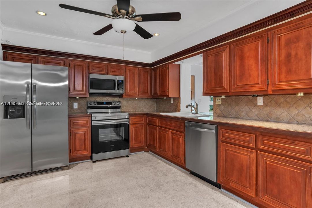 For Sale: $725,000 (3 beds, 3 baths, 2180 Square Feet)