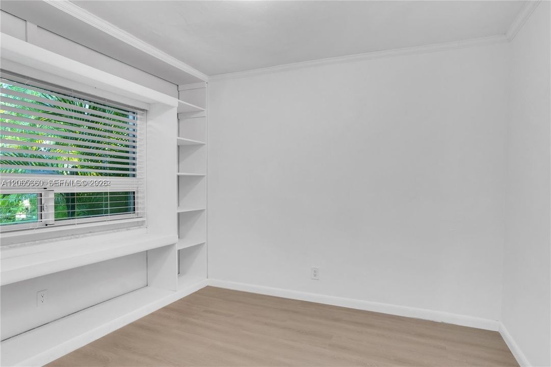 For Sale: $725,000 (3 beds, 3 baths, 2180 Square Feet)
