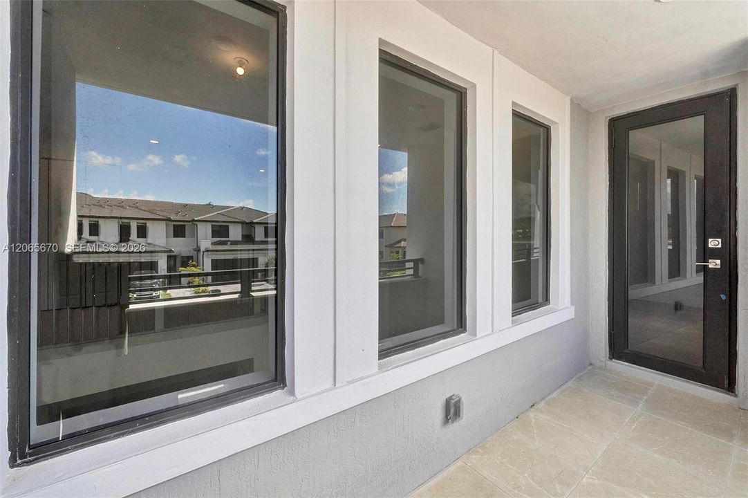 For Rent: $11,000 (5 beds, 5 baths, 4212 Square Feet)