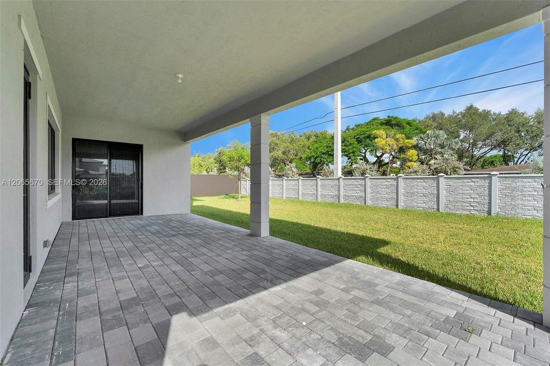 For Rent: $11,000 (5 beds, 5 baths, 4212 Square Feet)
