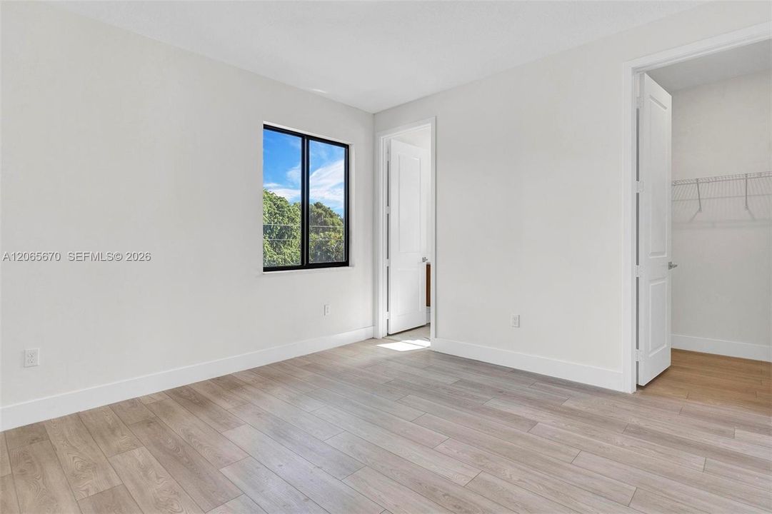 For Rent: $11,000 (5 beds, 5 baths, 4212 Square Feet)