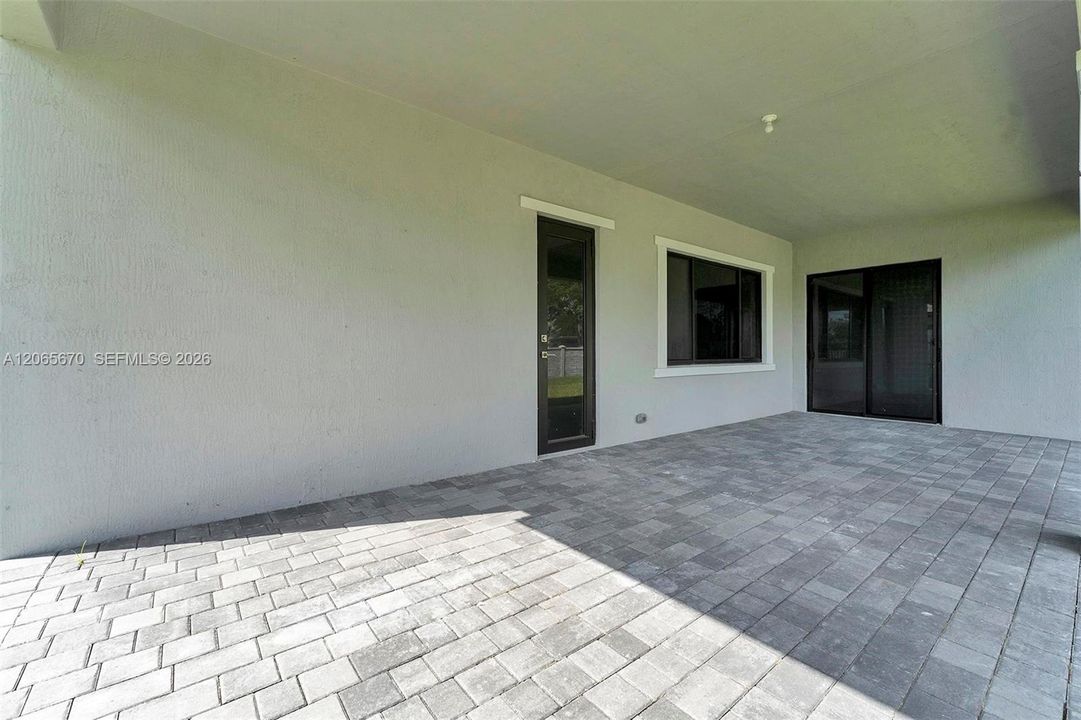 For Rent: $11,000 (5 beds, 5 baths, 4212 Square Feet)