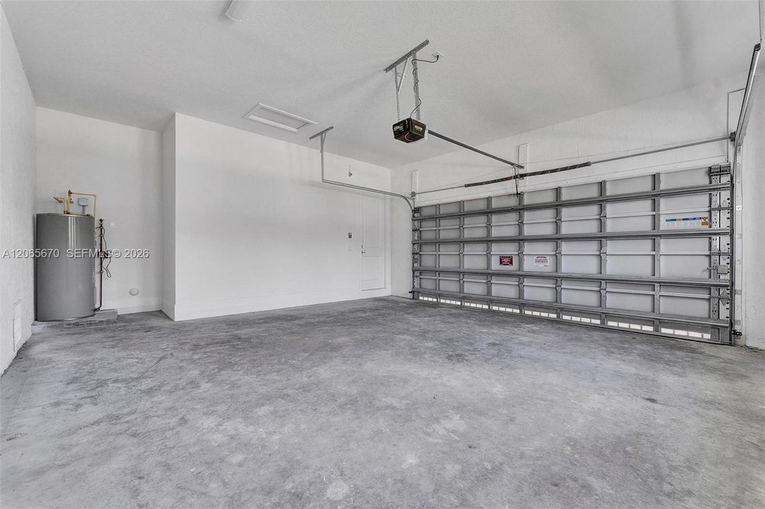 For Rent: $11,000 (5 beds, 5 baths, 4212 Square Feet)