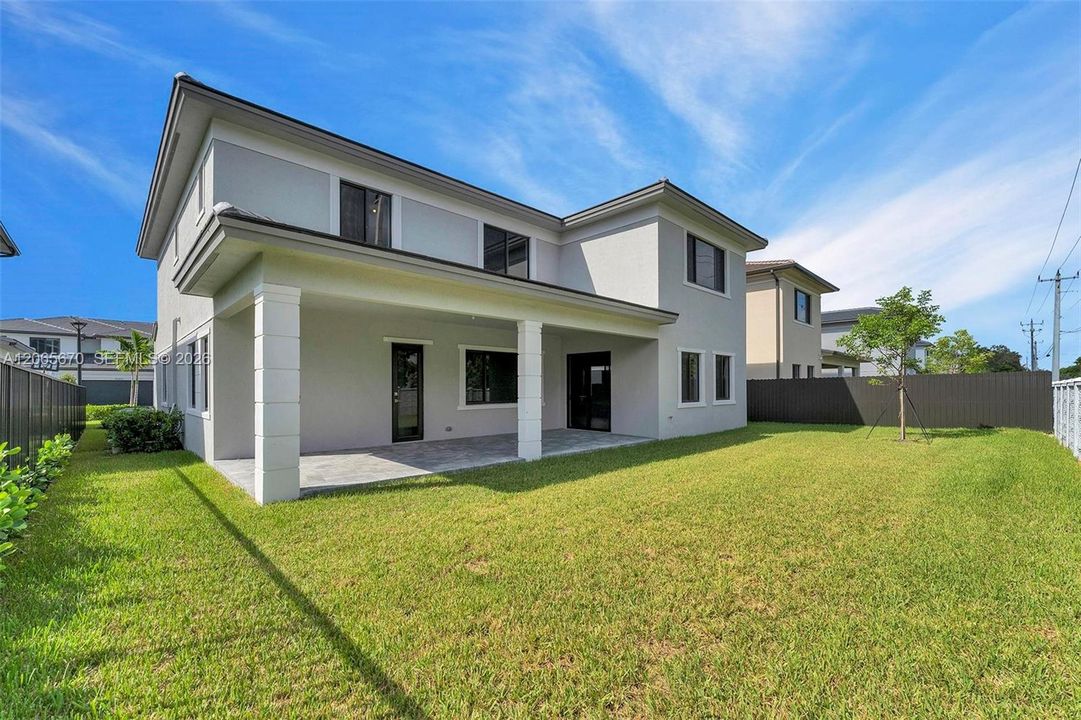 For Rent: $11,000 (5 beds, 5 baths, 4212 Square Feet)