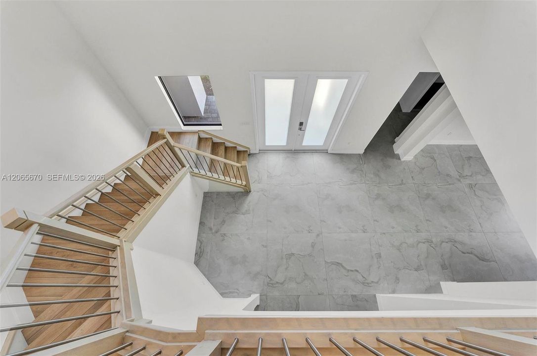 For Rent: $11,000 (5 beds, 5 baths, 4212 Square Feet)