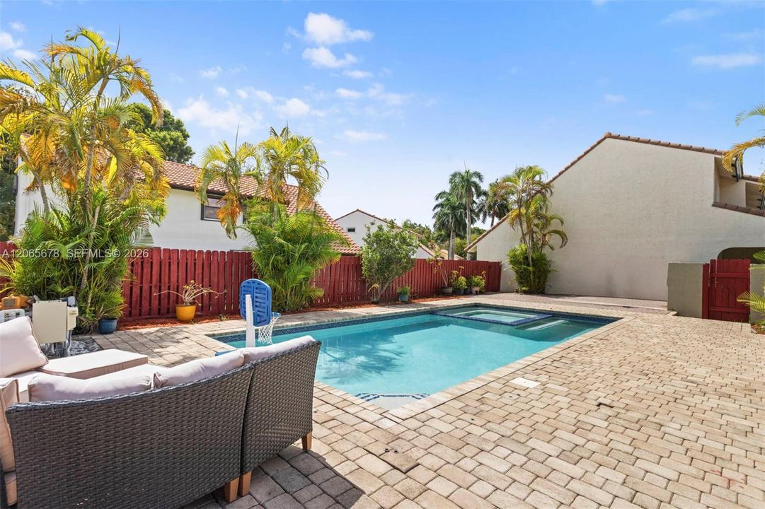 For Sale: $699,000 (3 beds, 2 baths, 1691 Square Feet)