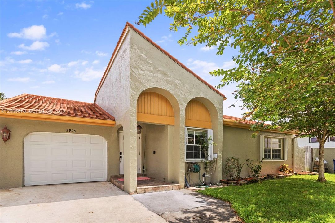 For Sale: $699,000 (3 beds, 2 baths, 1691 Square Feet)