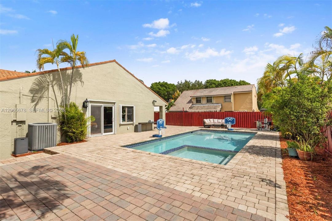 For Sale: $699,000 (3 beds, 2 baths, 1691 Square Feet)