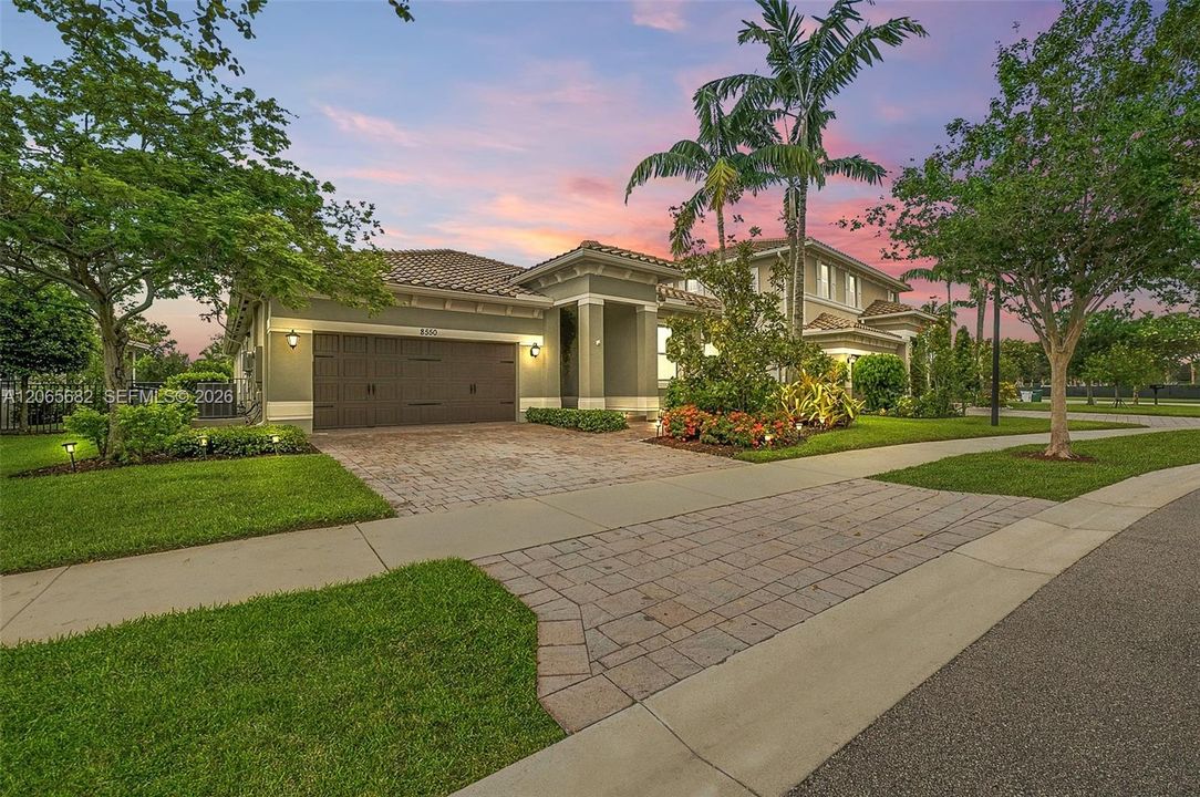 For Sale: $899,000 (4 beds, 3 baths, 2476 Square Feet)