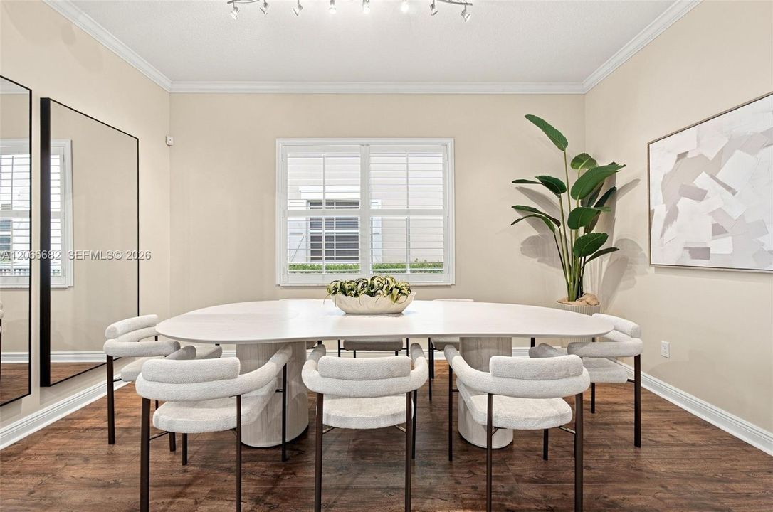 For Sale: $899,000 (4 beds, 3 baths, 2476 Square Feet)