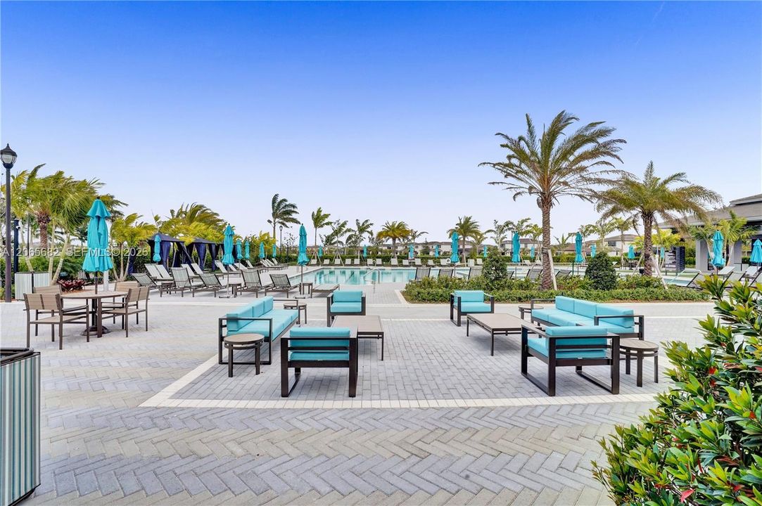For Sale: $899,000 (4 beds, 3 baths, 2476 Square Feet)
