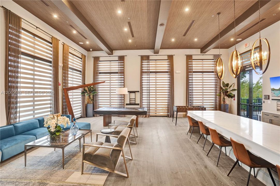 For Sale: $899,000 (4 beds, 3 baths, 2476 Square Feet)
