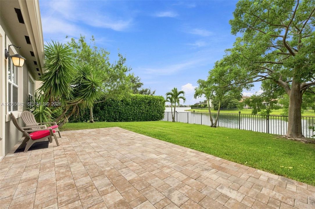 For Sale: $899,000 (4 beds, 3 baths, 2476 Square Feet)