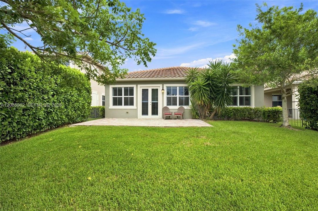 For Sale: $899,000 (4 beds, 3 baths, 2476 Square Feet)