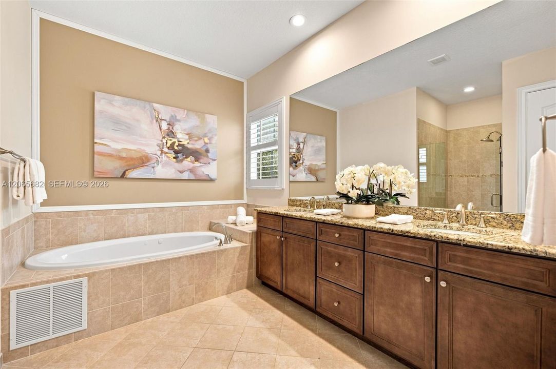 For Sale: $899,000 (4 beds, 3 baths, 2476 Square Feet)