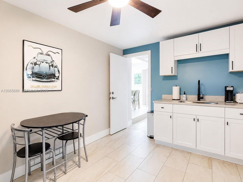 For Sale: $900,000 (4 beds, 3 baths, 1728 Square Feet)