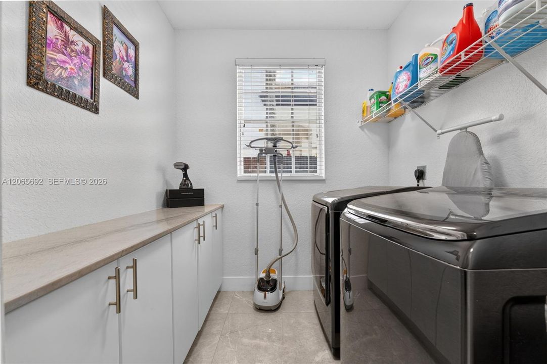For Sale: $1,099,000 (4 beds, 3 baths, 3043 Square Feet)