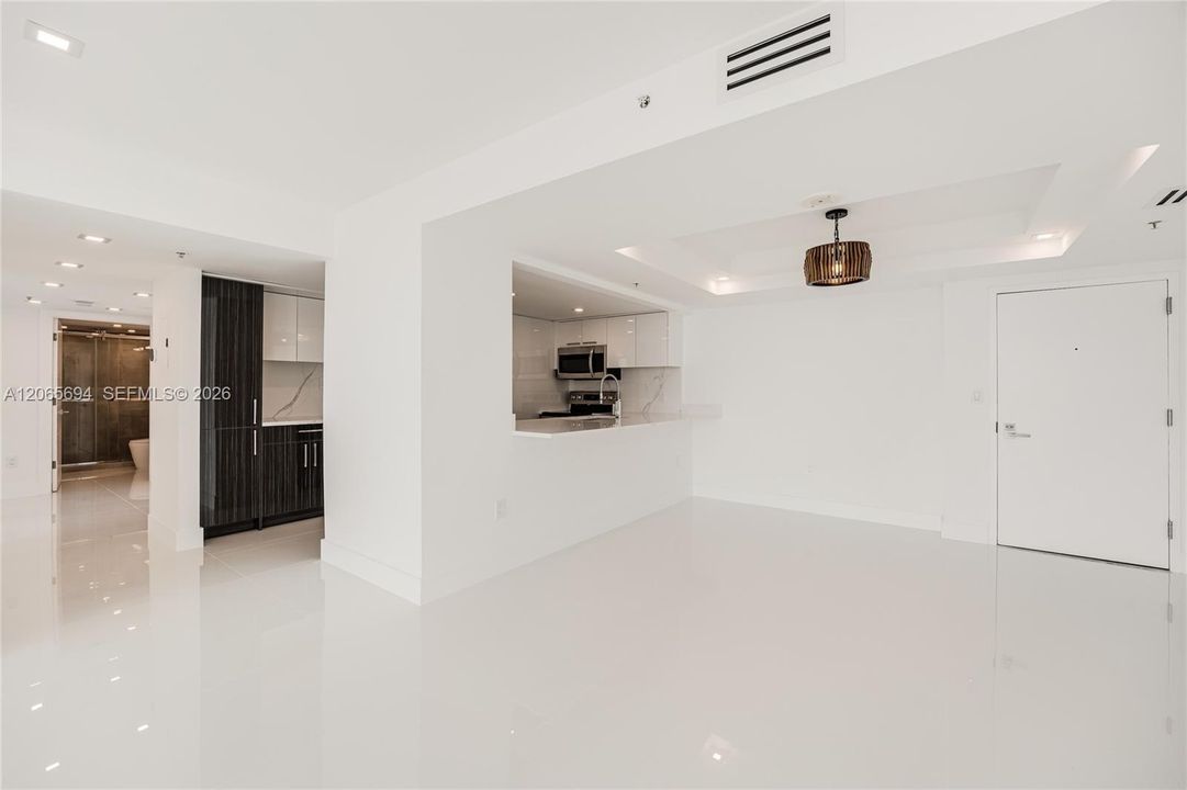 For Rent: $8,900 (3 beds, 2 baths, 1191 Square Feet)