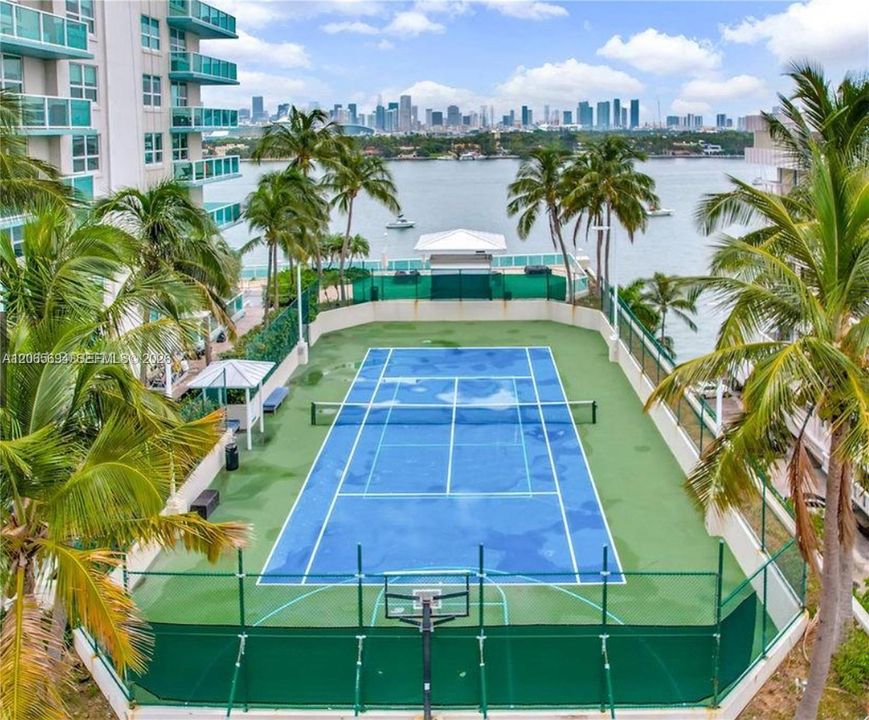 For Rent: $8,900 (3 beds, 2 baths, 1191 Square Feet)