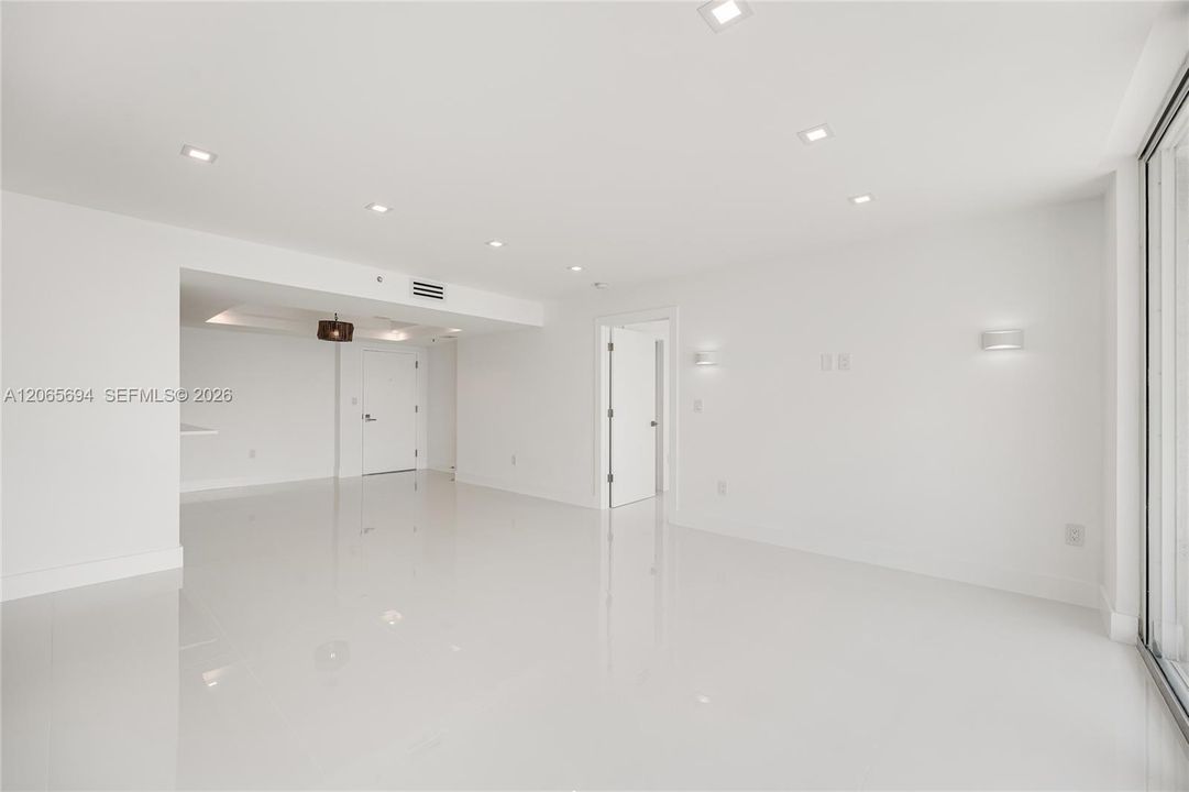 For Rent: $8,900 (3 beds, 2 baths, 1191 Square Feet)
