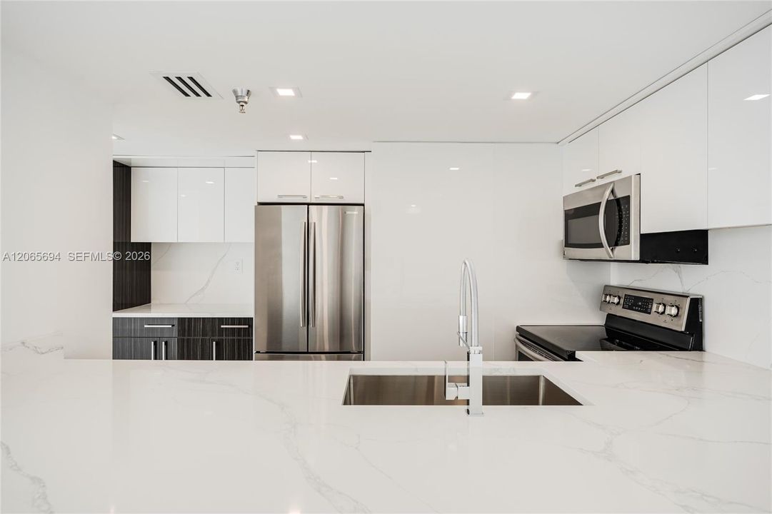 For Rent: $8,900 (3 beds, 2 baths, 1191 Square Feet)