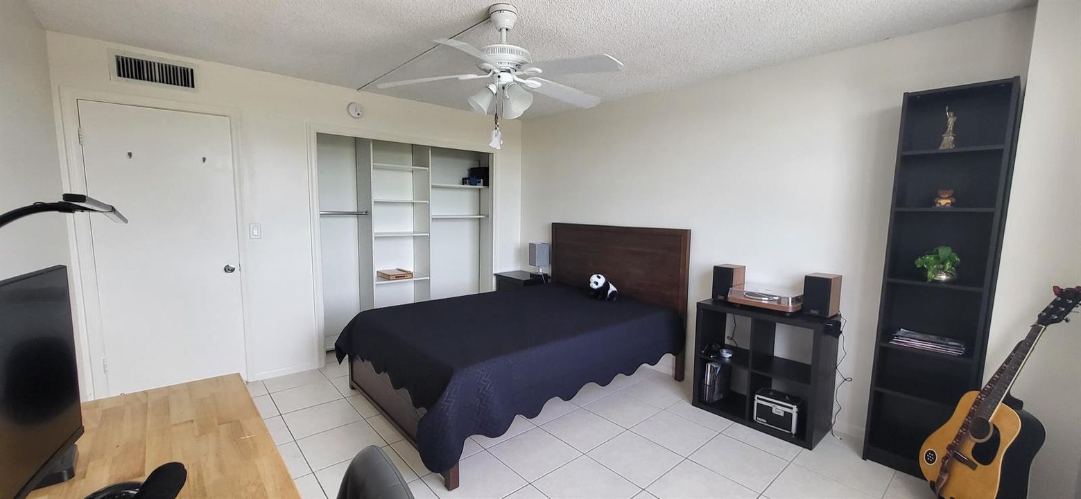 2nd bedroom closet