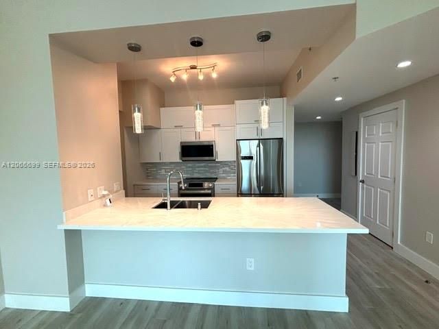For Sale: $498,888 (1 beds, 1 baths, 850 Square Feet)